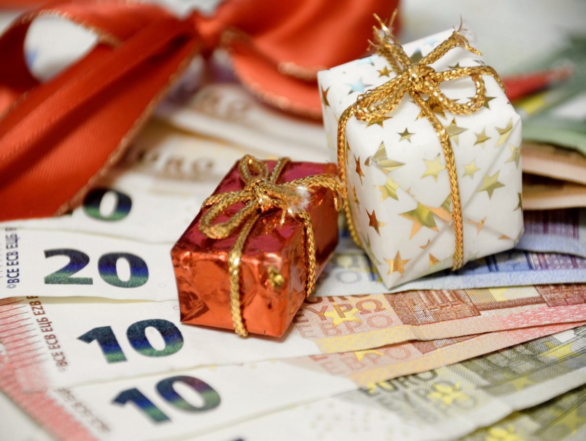 Prime de noël 2022 : bénéficiaire et date de versement par la CAF