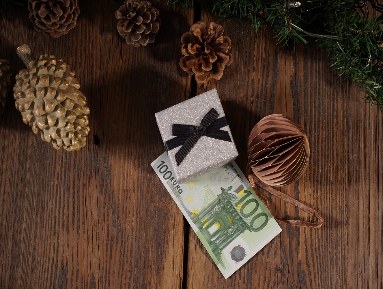 Complément pour famille monoparentale à Noël : quel est son montant et qui peut en bénéficier ?