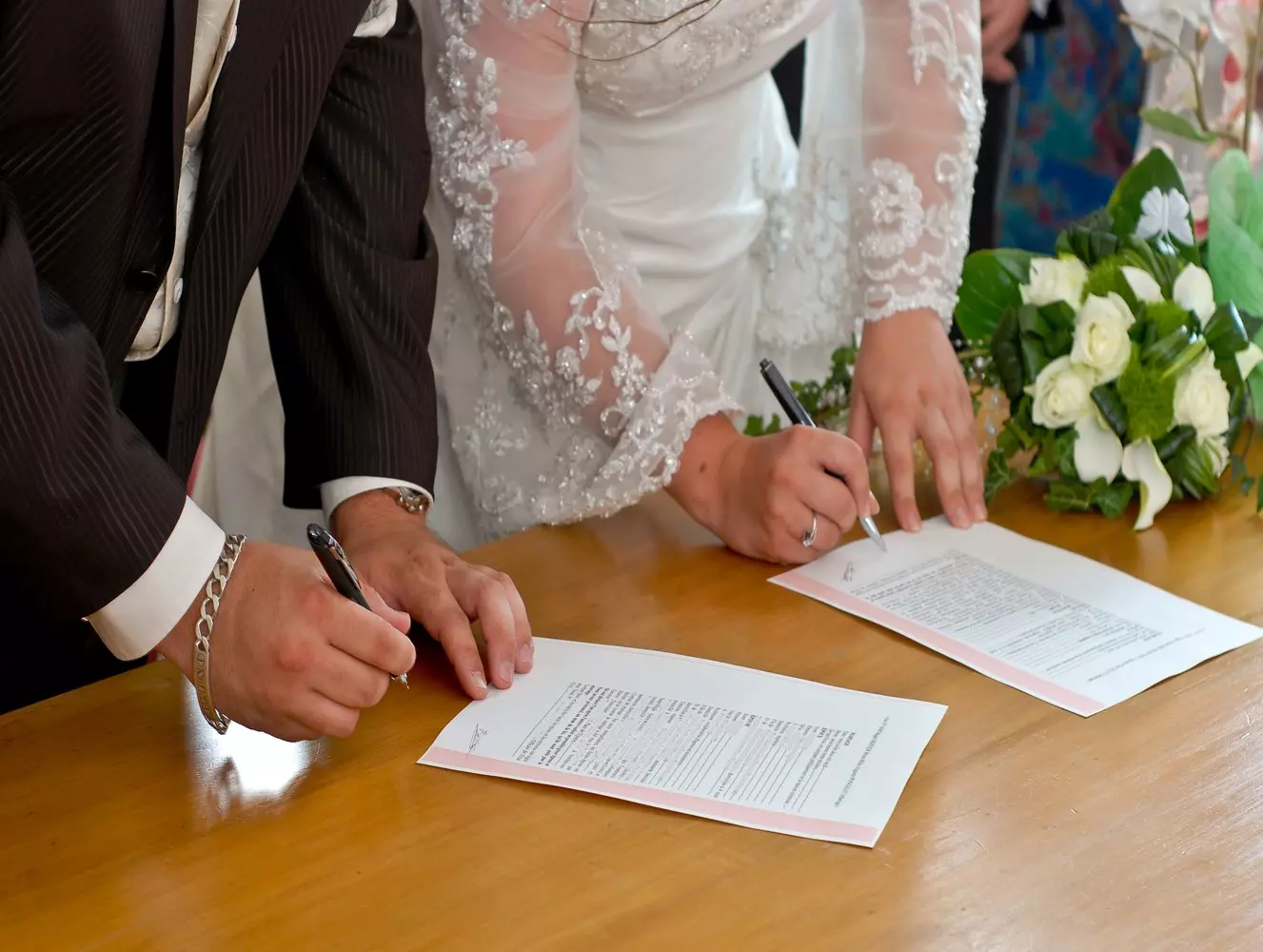 Contrat de mariage : qu’est-ce que c’est ? Quels sont les avantages des différents régimes matrimoniaux ? Combien ça coûte ?