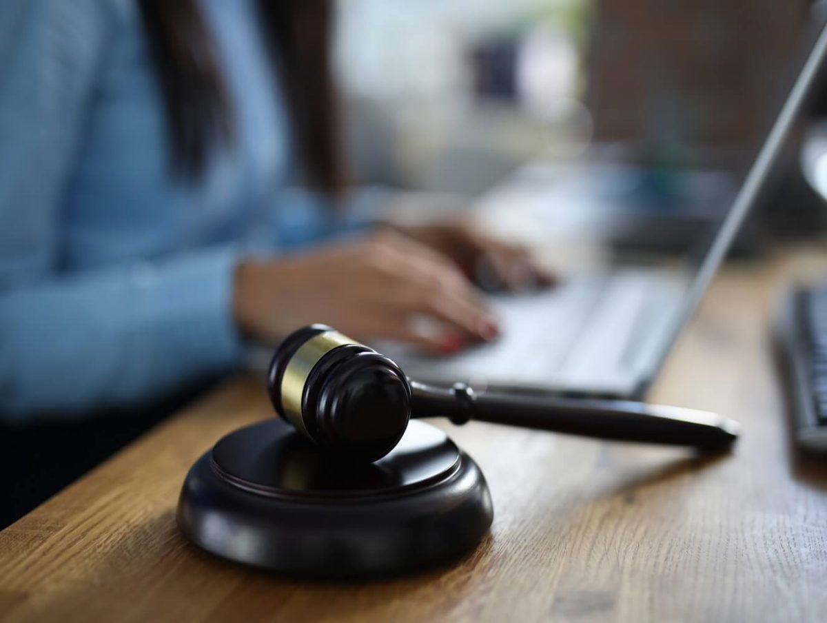 Peut-on avoir une saisie sur son compte bancaire sans être averti ?