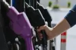 Prime carburant employeur 2026 : plafond doublé à 600 € et conditions élargies
