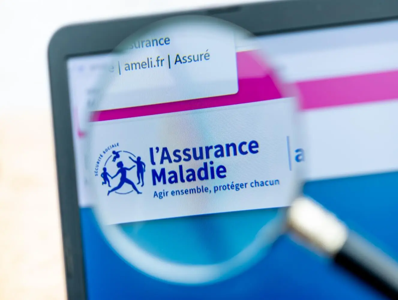 Comment contacter la CPAM ?